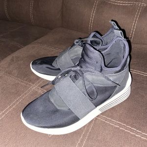 Kendall & Kylie wedged sneakers